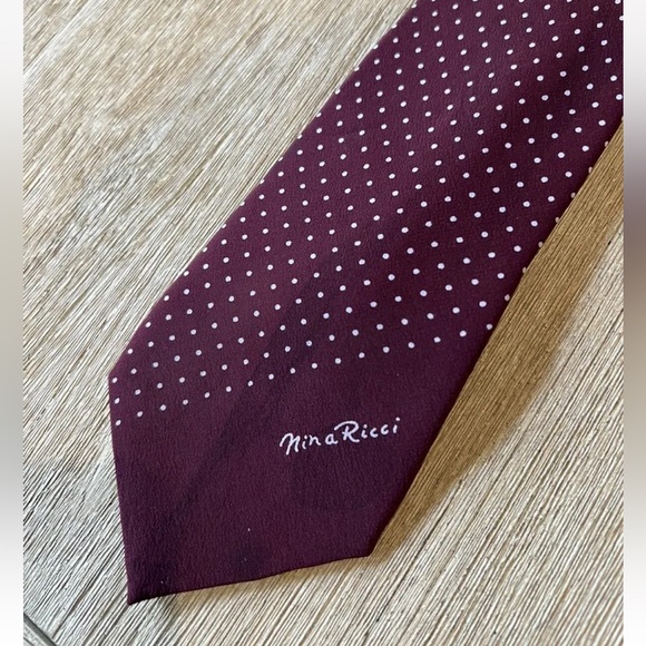 Ninna Ricci Mens Tie Red Polka Dot 100% Silk Made In France 3.5in W x 56in L - Picture 3 of 4